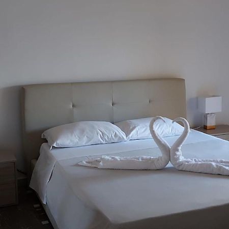 Matthias Central Rooms And Accomodation Bari Exterior photo