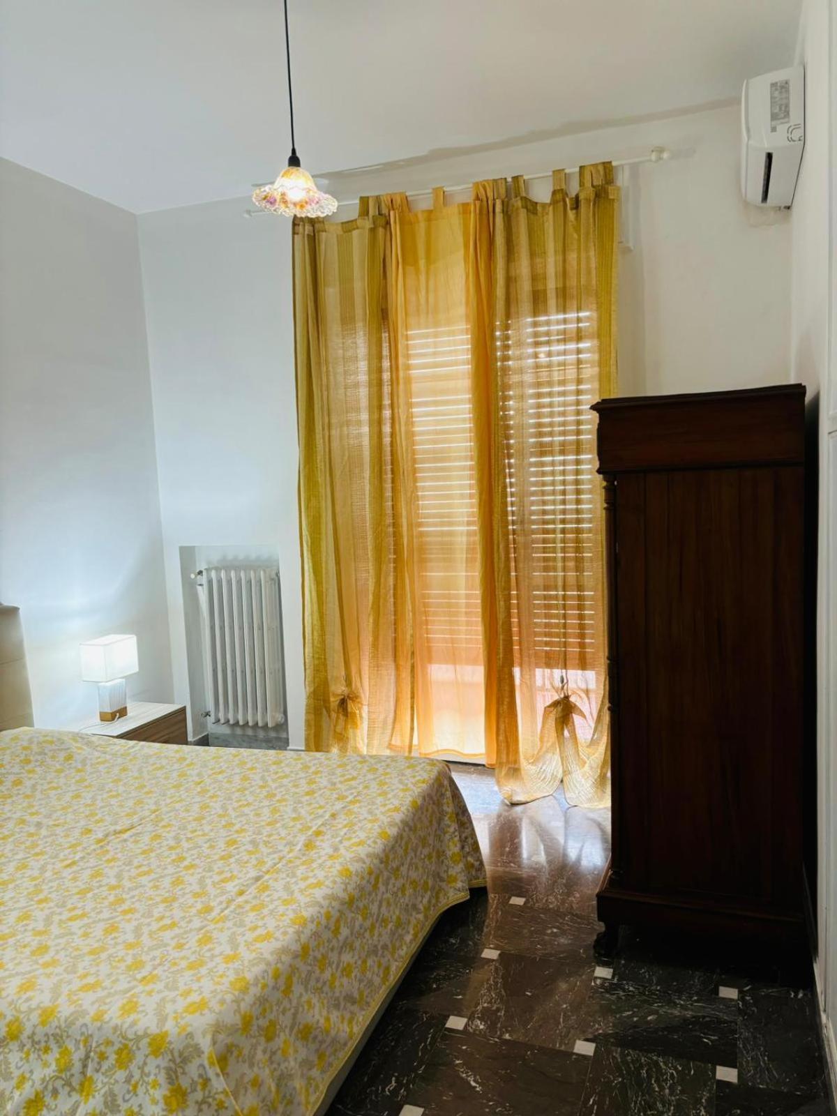 Matthias Central Rooms And Accomodation Bari Exterior photo