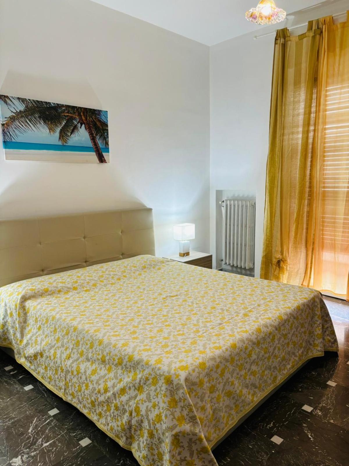 Matthias Central Rooms And Accomodation Bari Exterior photo