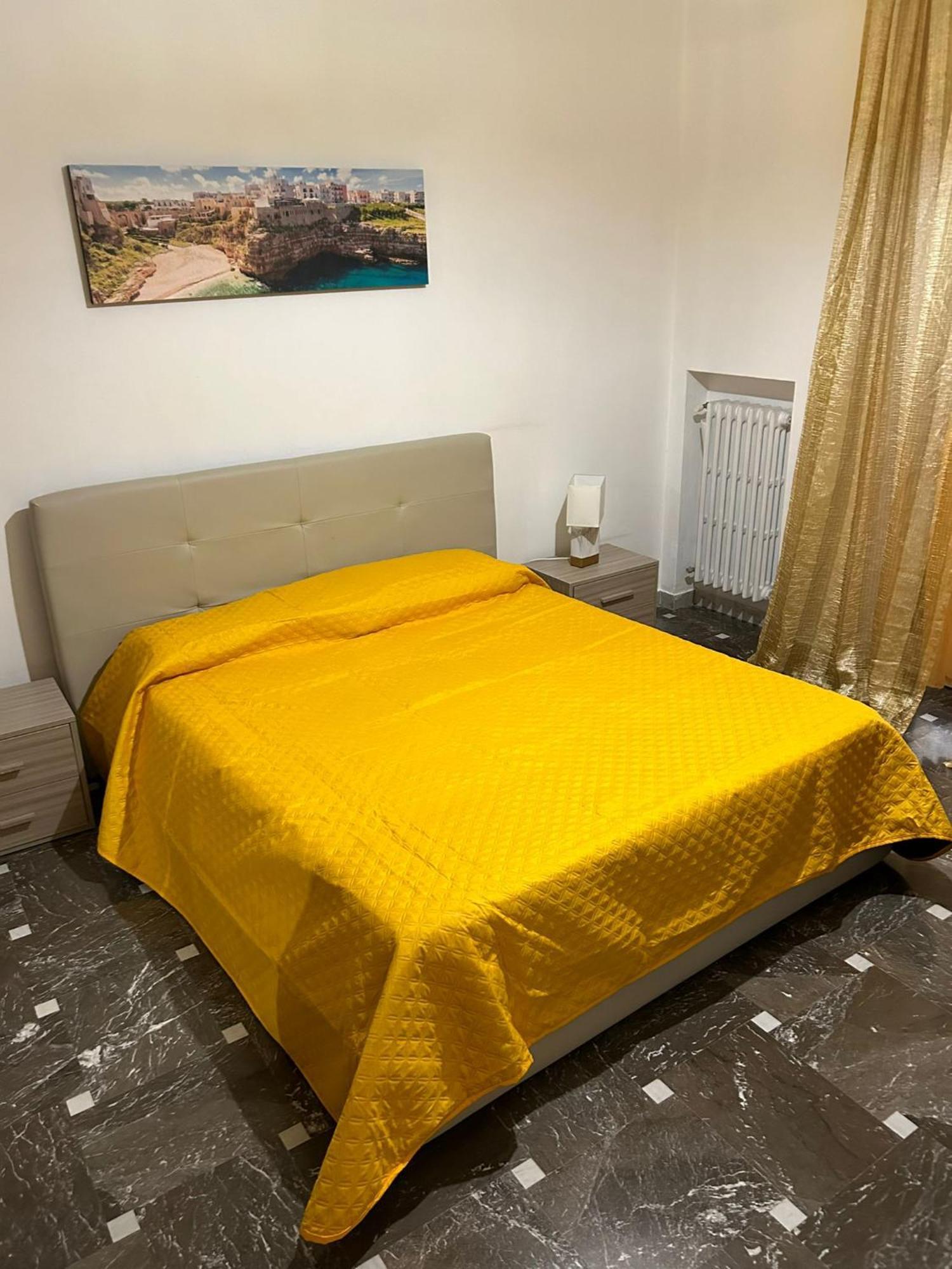 Matthias Central Rooms And Accomodation Bari Exterior photo