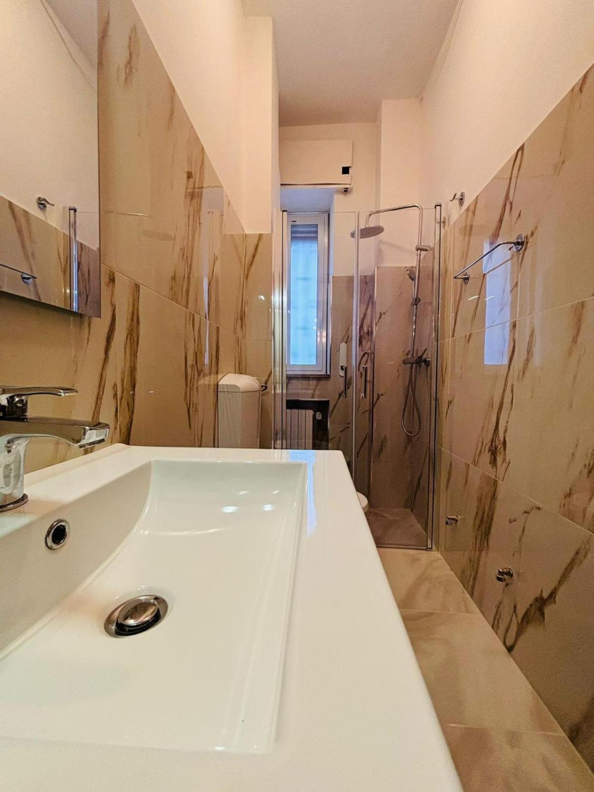 Matthias Central Rooms And Accomodation Bari Exterior photo