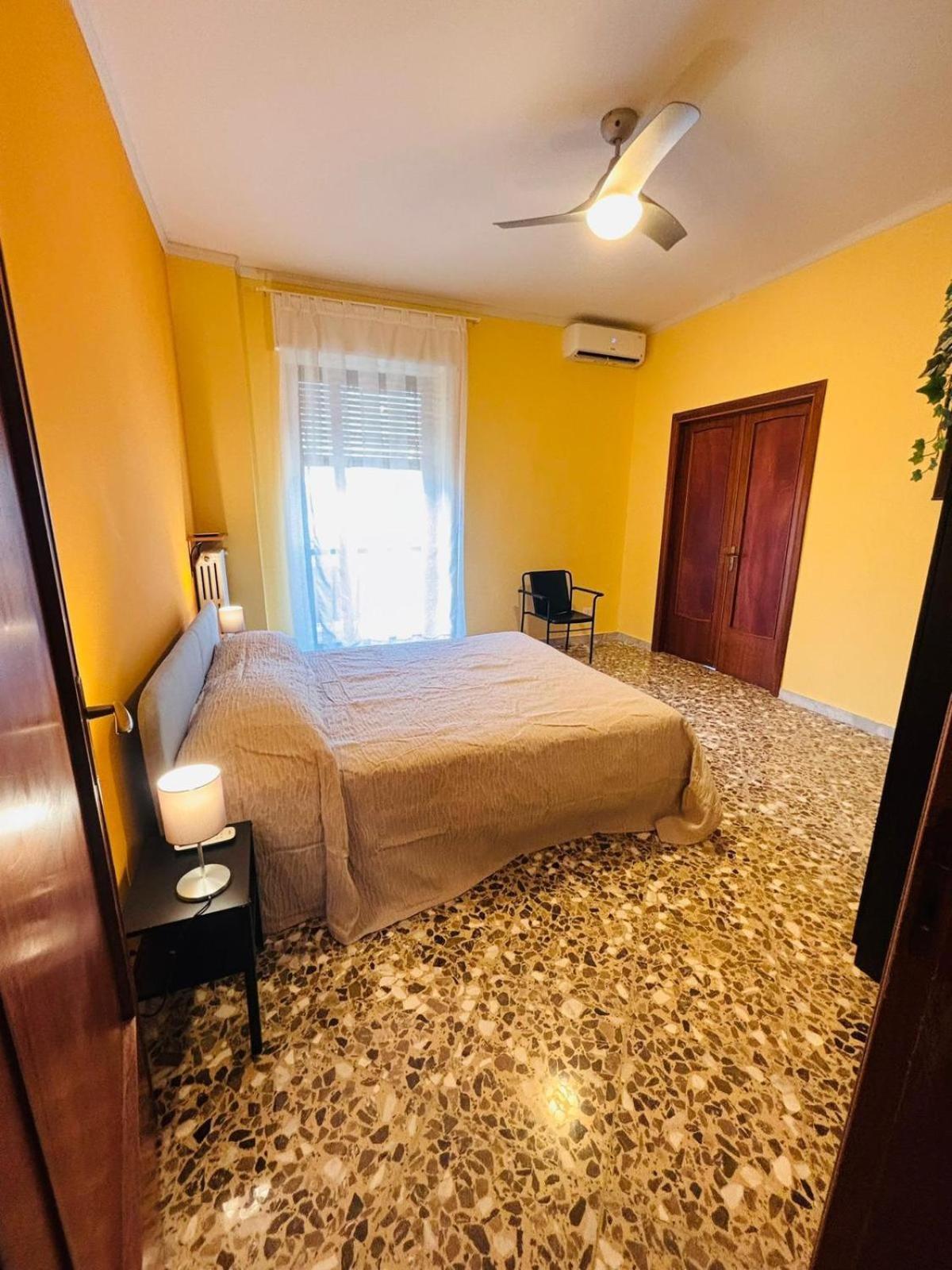 Matthias Central Rooms And Accomodation Bari Exterior photo