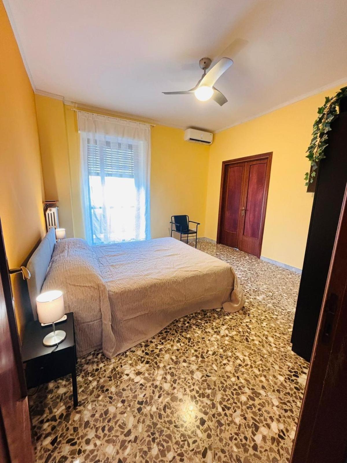 Matthias Central Rooms And Accomodation Bari Exterior photo